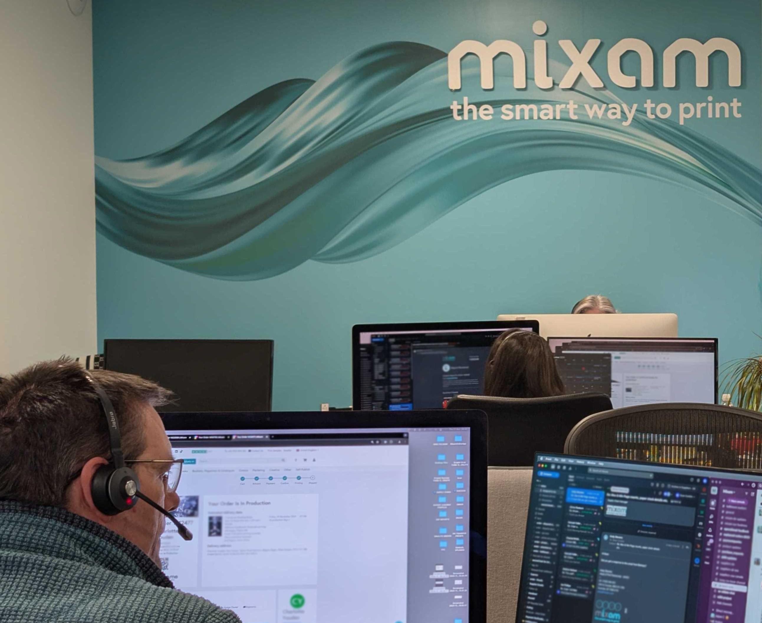 Mixam responds 60% faster with automated workflows and AI features in Front