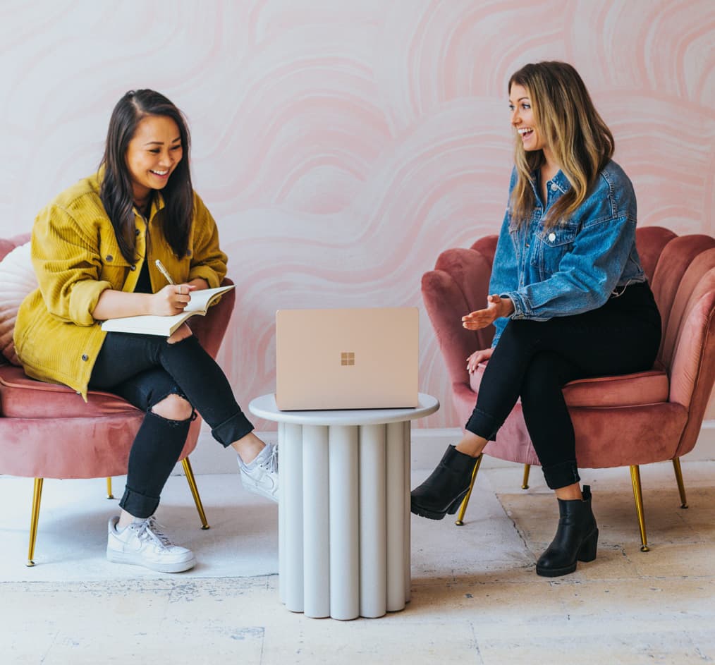 How to share customer feedback with your employees